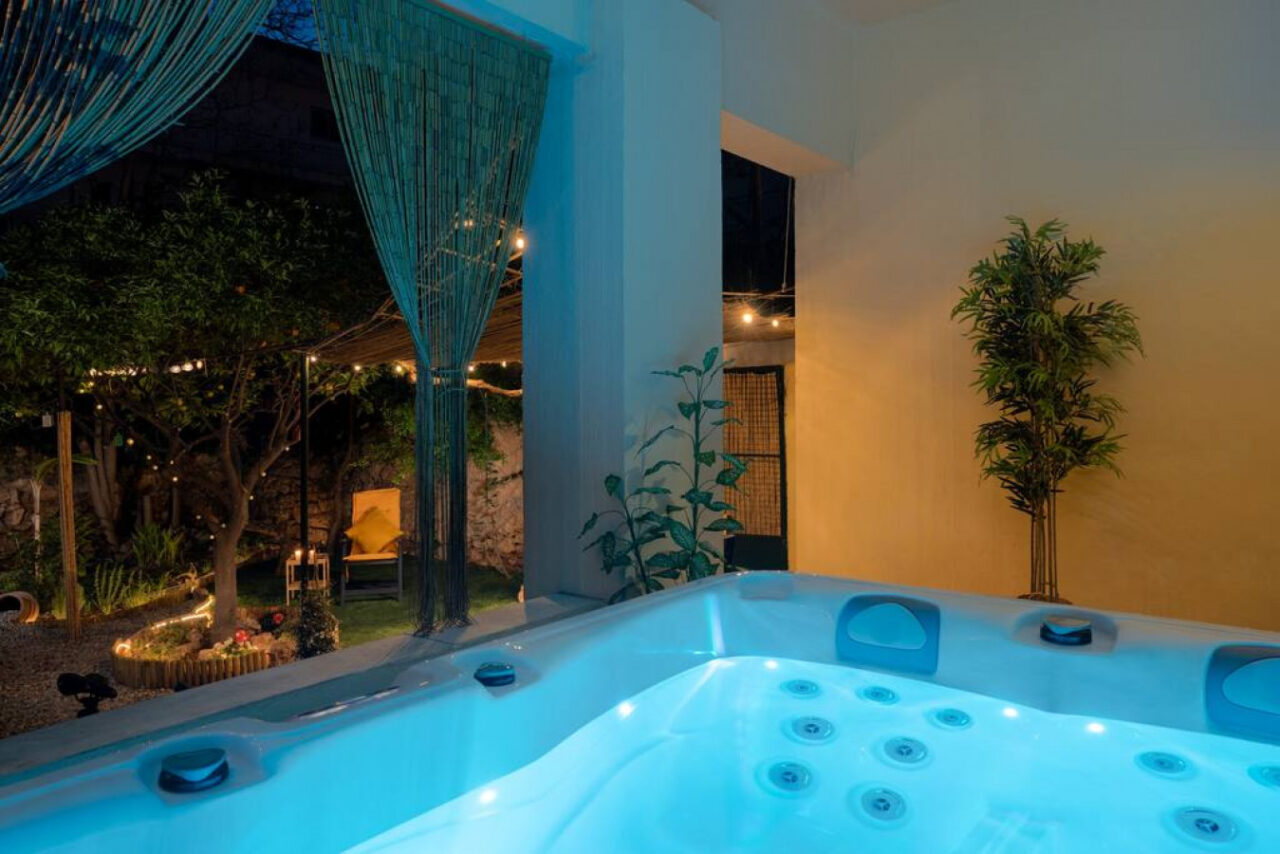 Athens Country House listing